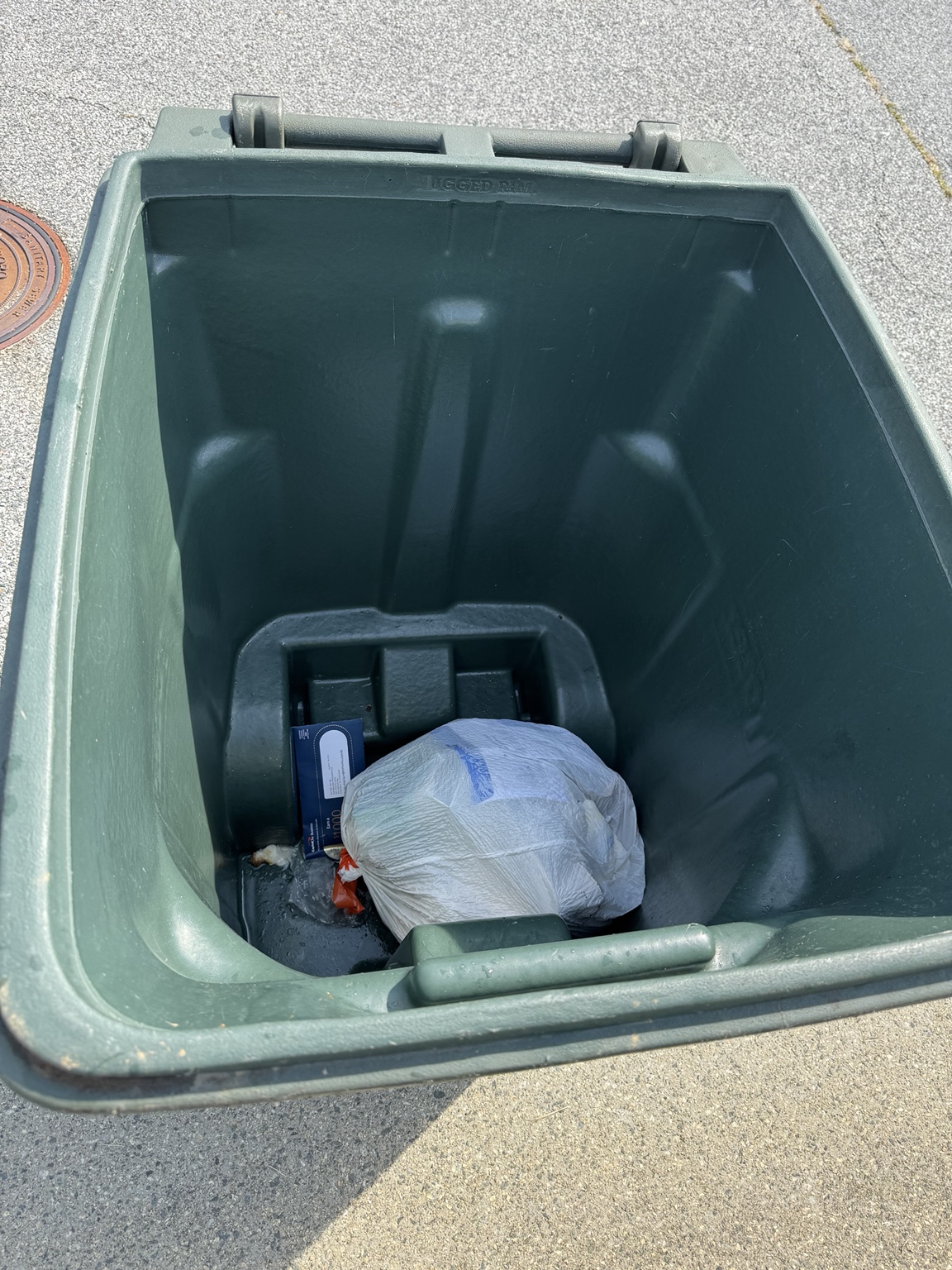 Trash bin before cleaning